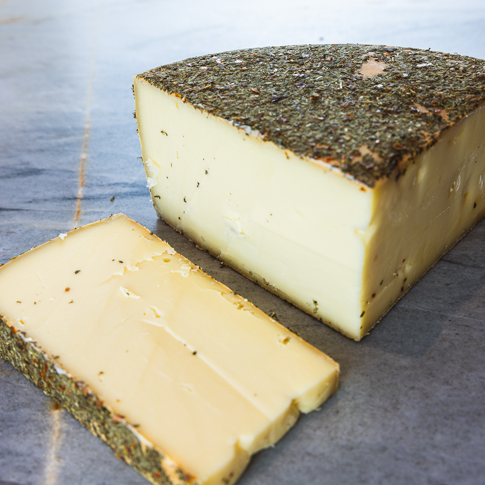 VIE Cheese Alpine Summer Age: 3 Months / Raw Cow Milk Creamy & Smooth / Vibrant & Fresh Aroma / herbal freshness